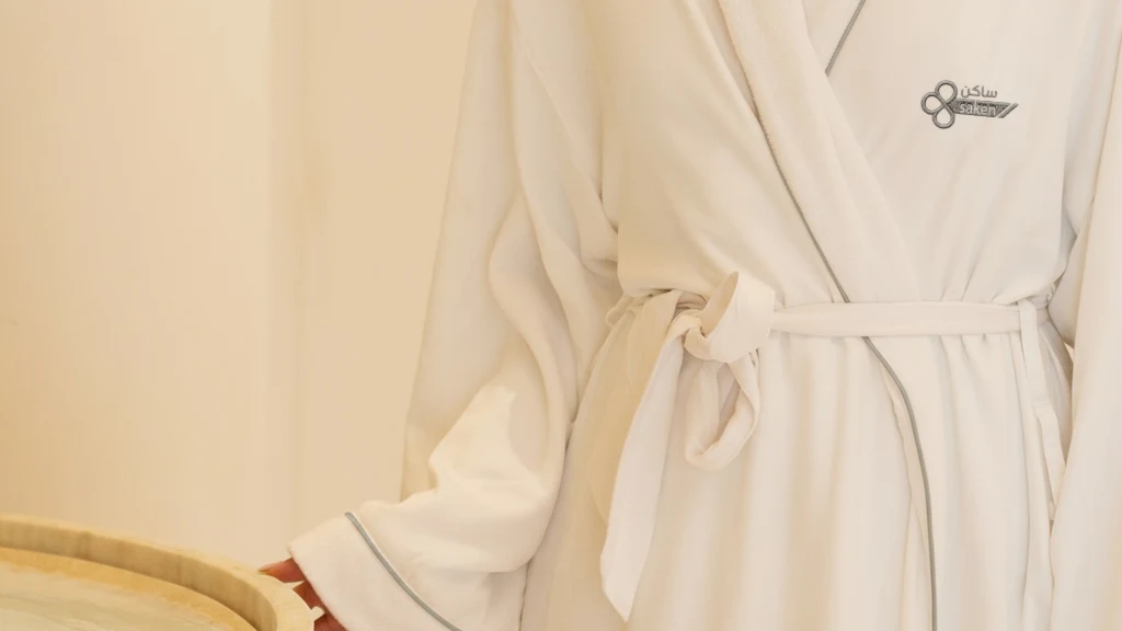 تصميم رداء الحمام الفندقي الفاخر Bathrobe مع تطريز شعار ساكن